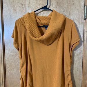 Apt. Short-sleeved Bronze Sweater